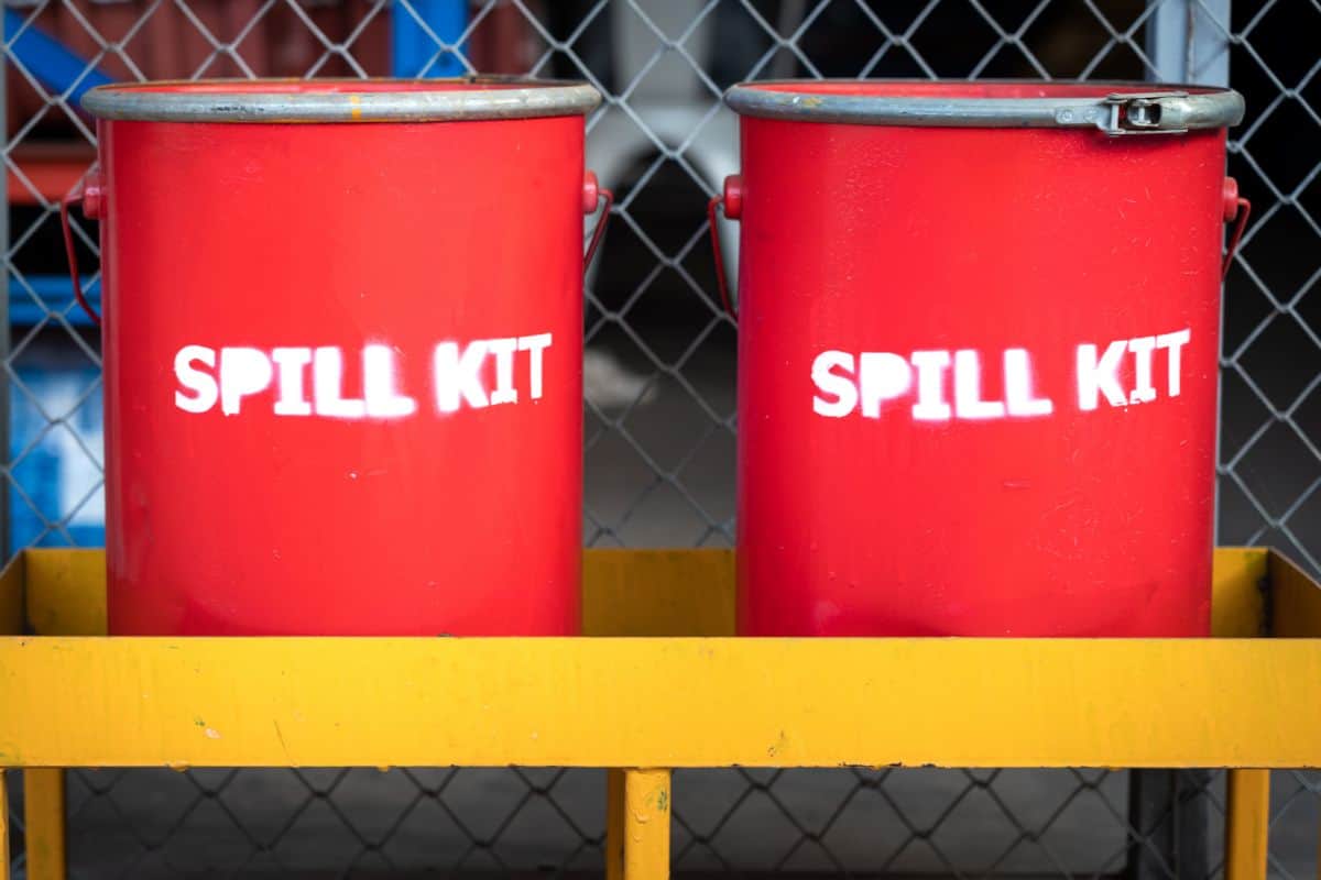 Essential Safety Protocols For Handling Nitric Acid Spills